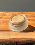 feather-light CC concealer MAGIC