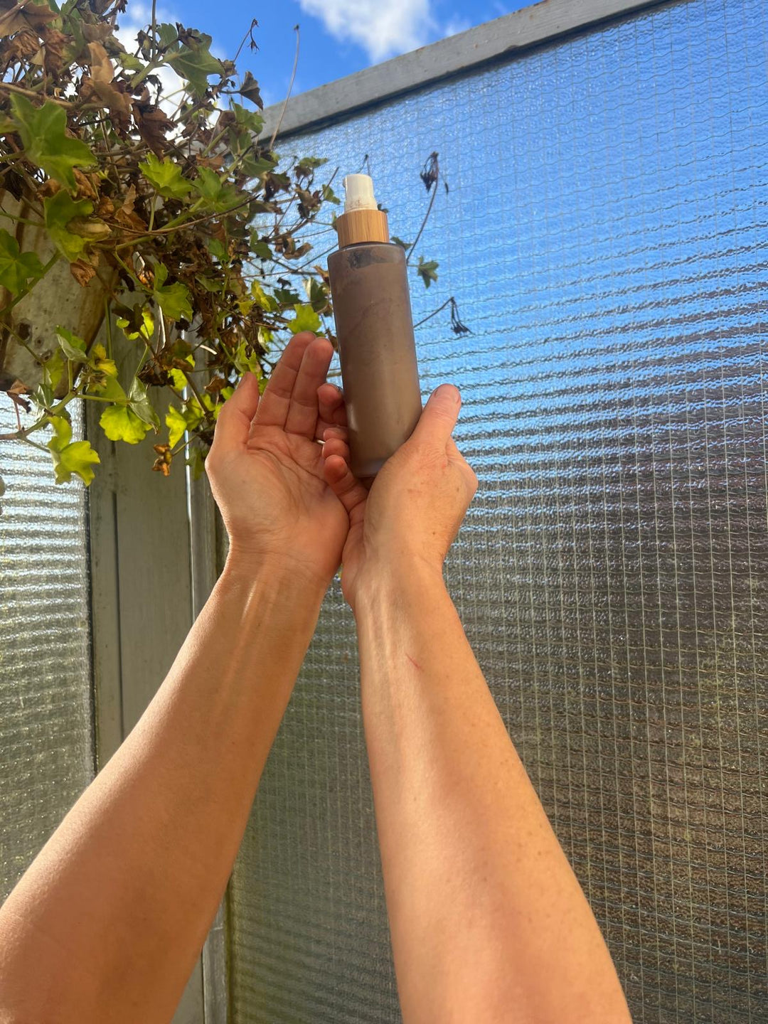 sun gel EAGLE (natural protection and tan)