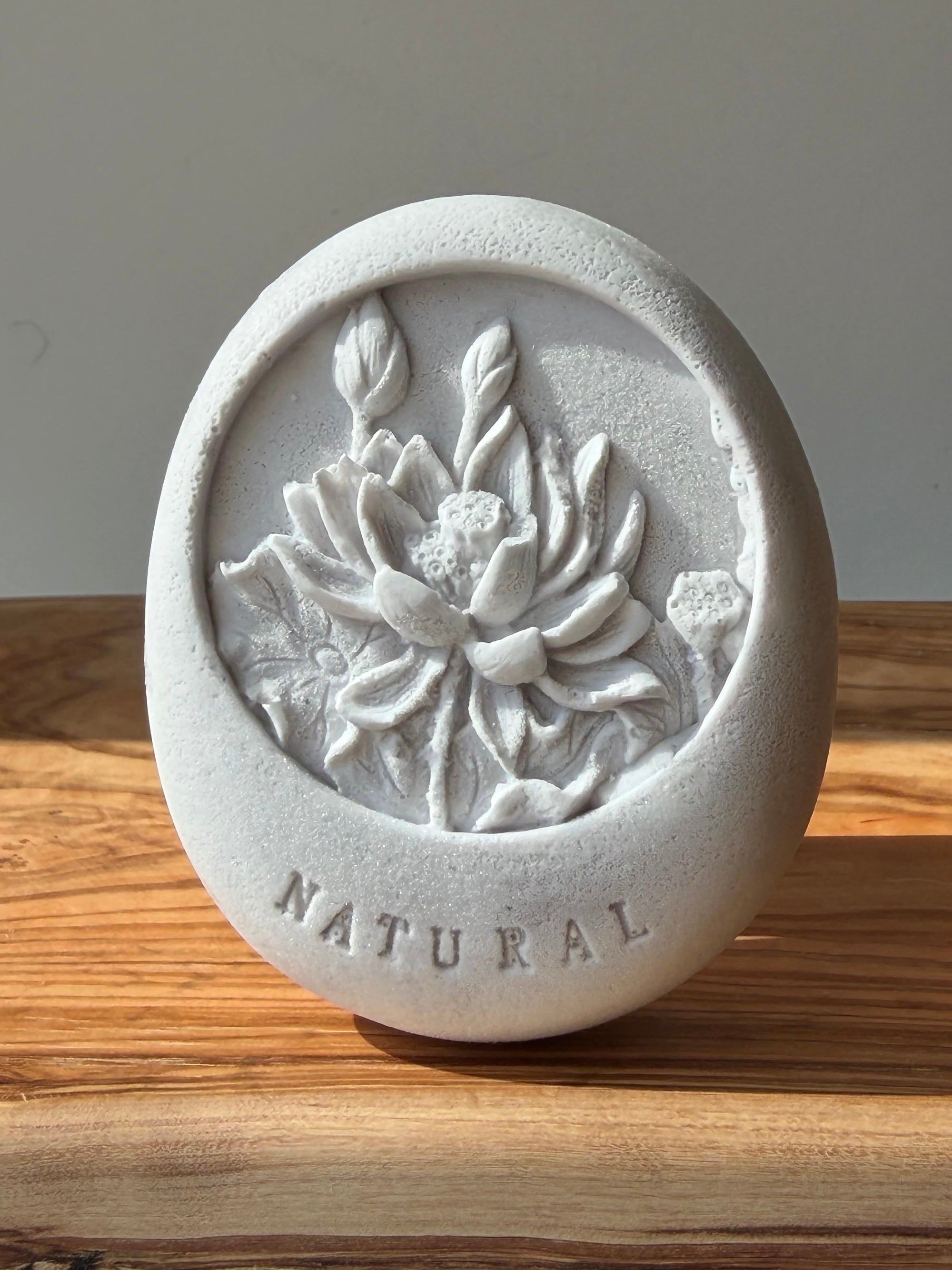 soap bar LOTUS ( fine hair)