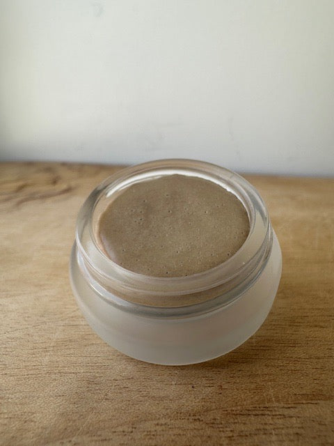 feather-light concealer MAGIC
